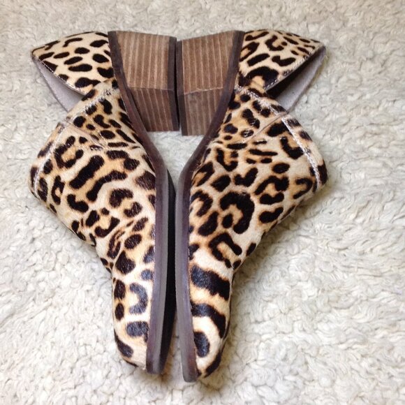 Crown Vintage (Emma Roberts) Leather, Booties "9.5"M, Chic, Trending, Leopard - Picture 5 of 7